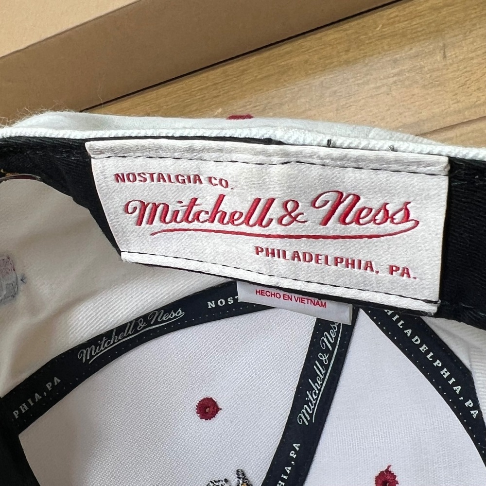 Mitchell & Ness Miami Heat Fitted Hat White Red NBA Flat Brim Cap 7 1/8 - Picture 7 of 12